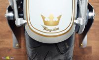 P90513772_lowRes_bmw-r-18-the-crown-0