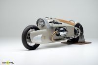 P90513780_lowRes_bmw-r-18-the-crown-0