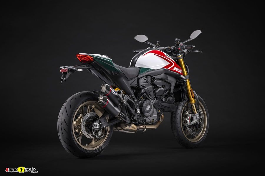 MY24 Ducati Monster 30 007 UC534876 High
