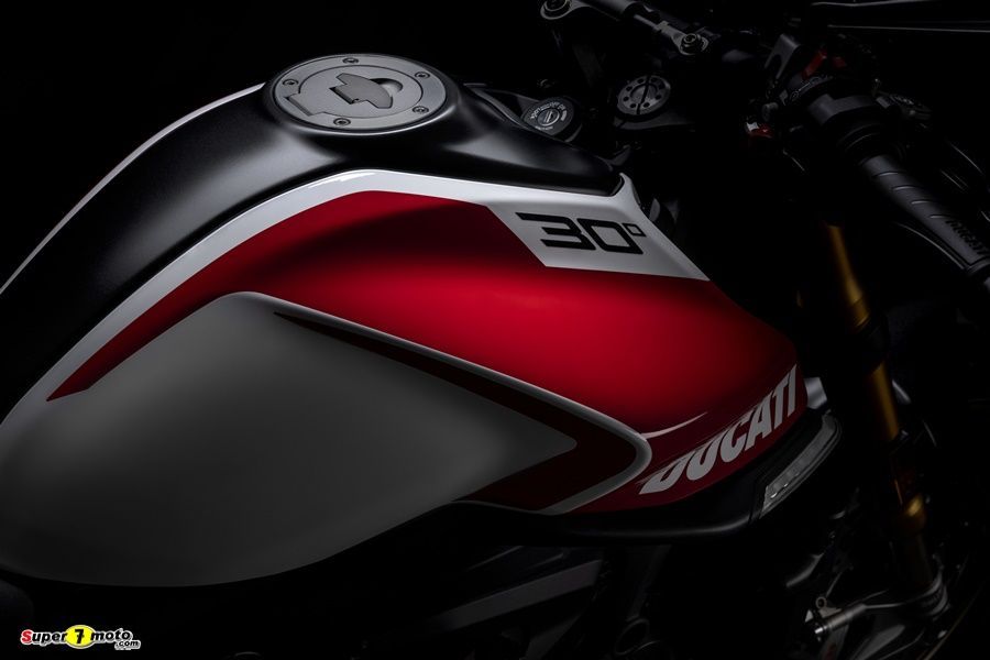 MY24 Ducati Monster 30 022 UC534894 High