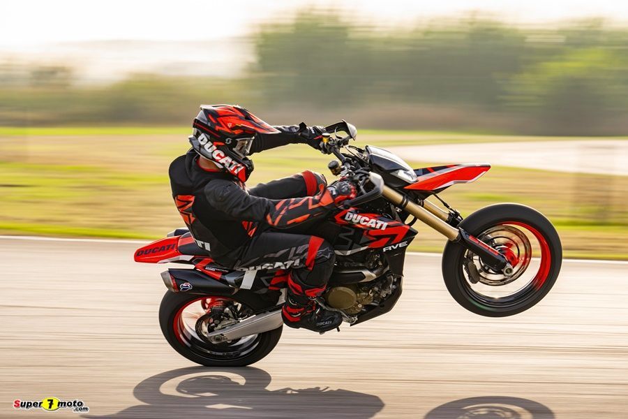 DUCATI EICMA 2023 HYM 03 UC579244 High