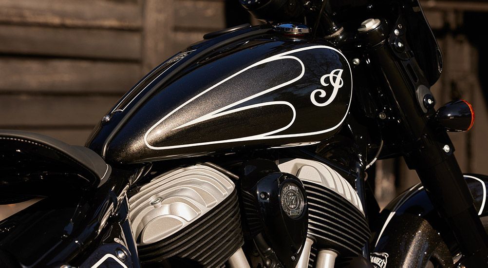 ind my23 4f70 jd le chief bobber design 01 lg