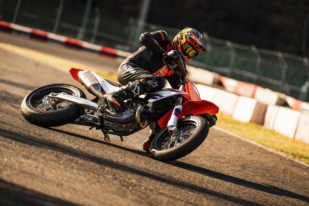 MY24 KTM 450 SMR action 3