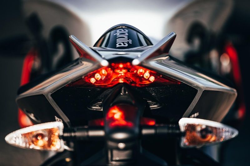 aprilia tuono v4 56