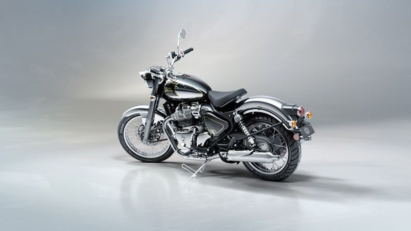 Classic 650 Black Chrome 6
