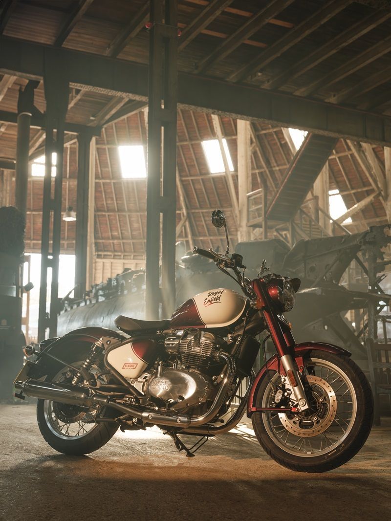 Classic 650 Vallam Red