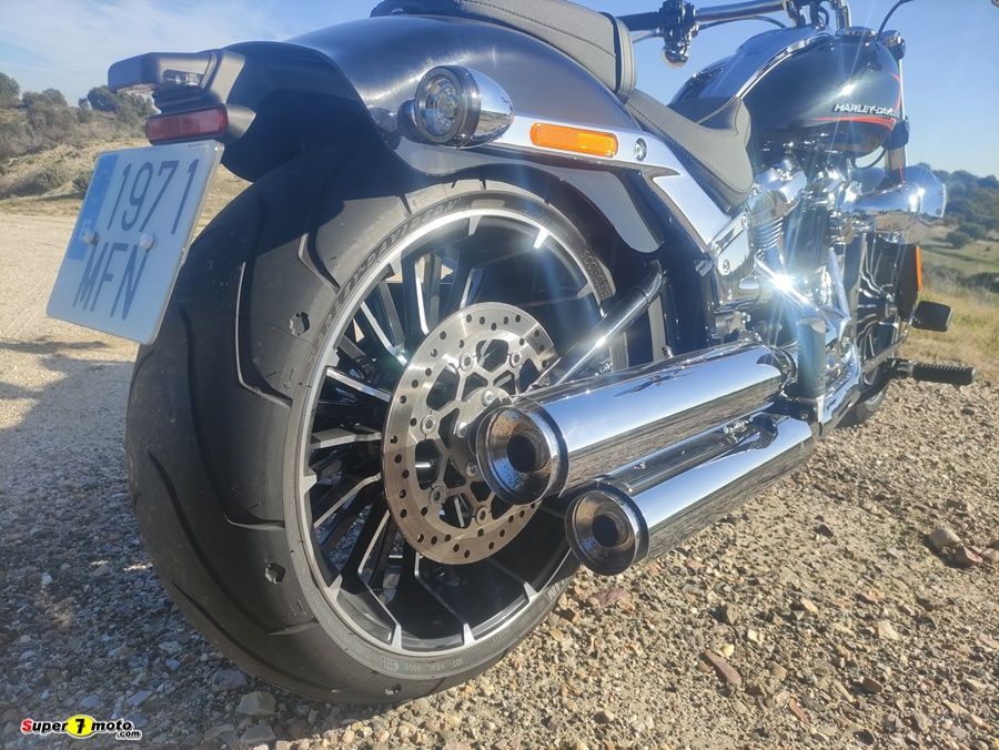 Harley Davidson Breakout 06