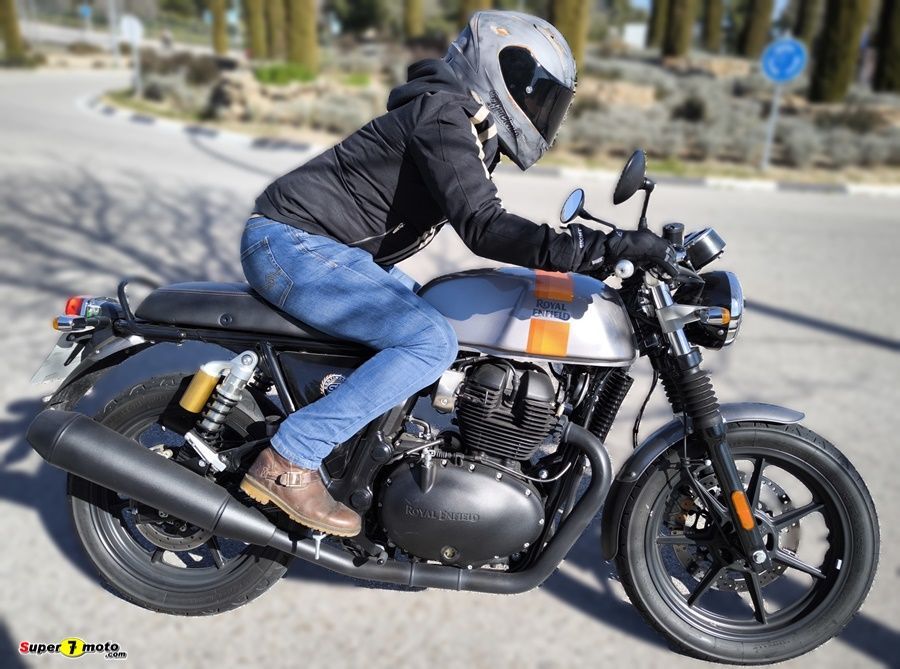 Royal Enfield Continental GT 38