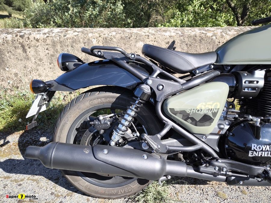 Royal Enfield Shotgun 19