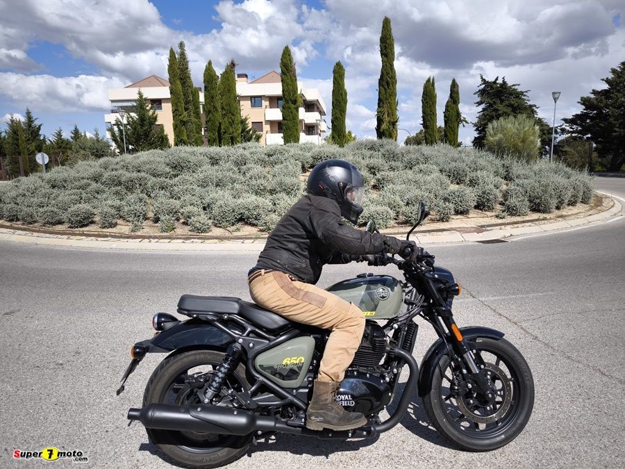 Royal Enfield Shotgun 33