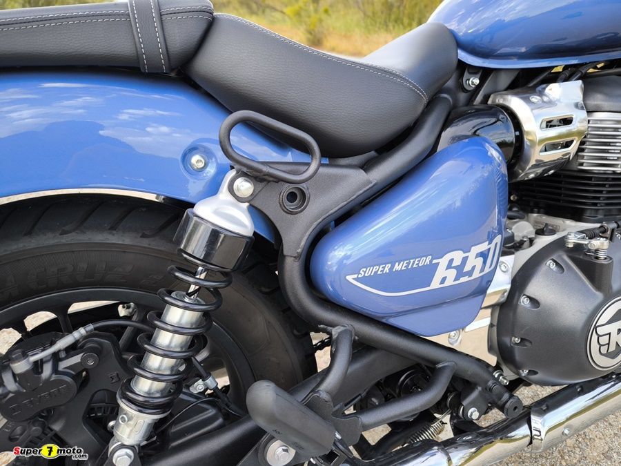 Royal Enfield SuperMeteor 04