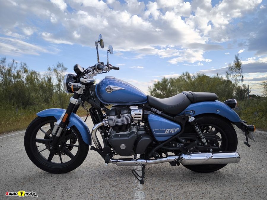 Royal Enfield SuperMeteor 11