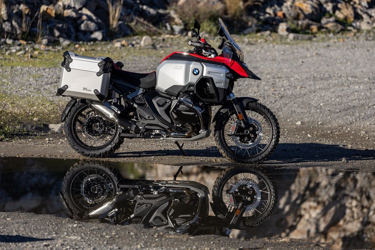 P90554813 highRes bmw r 1300 gs advent 1