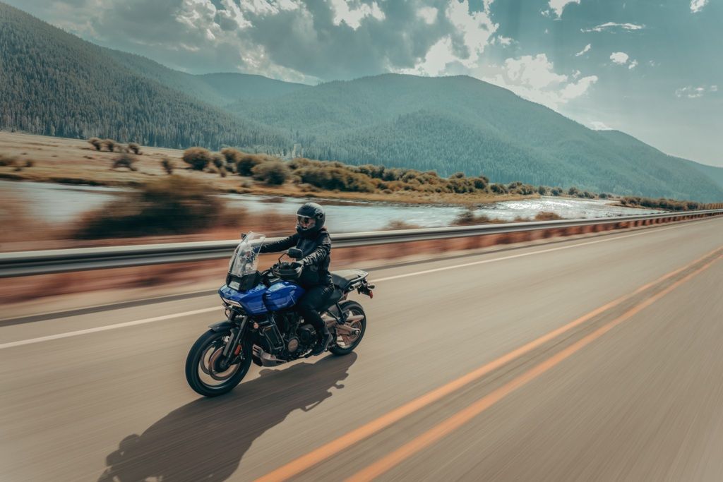 my25 ra1250s riding 0361 jkjc