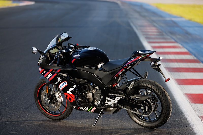 04 Aprilia RS 125 GP Replica