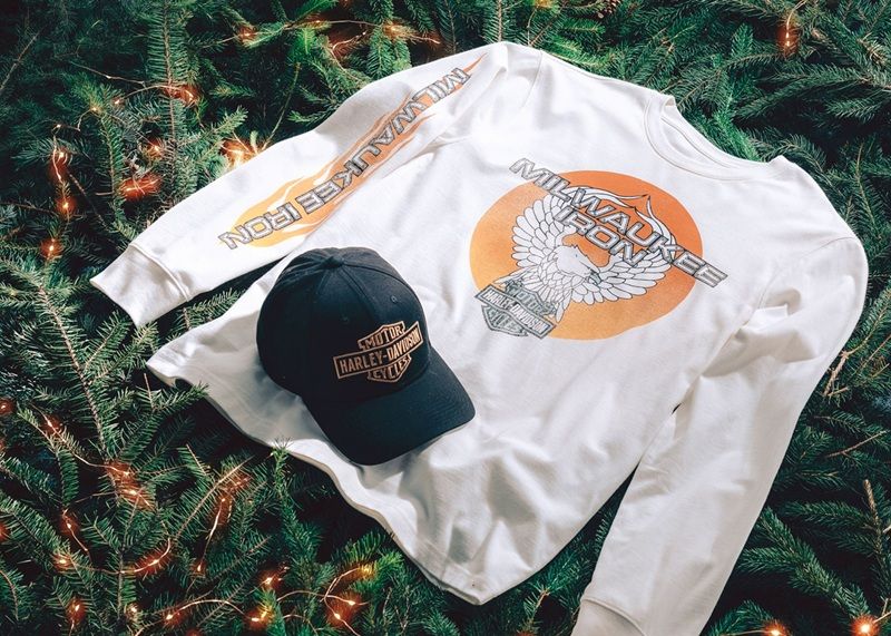 Holiday25 Gifts50 Under Laydowns 1 1400x1000px 7x5