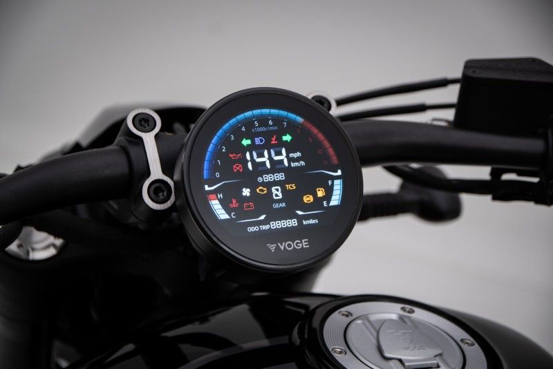 VOGE CU625 studio 09