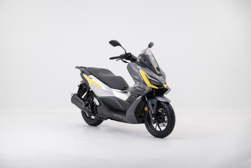 VOGE SR125GTS studio 02