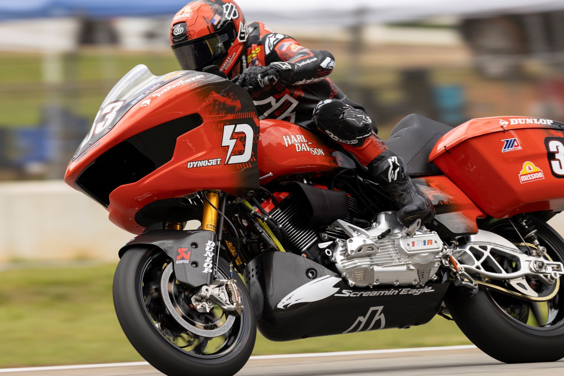 Dunlop official tire supplier of Harley Davidson Bagger World Cup 01