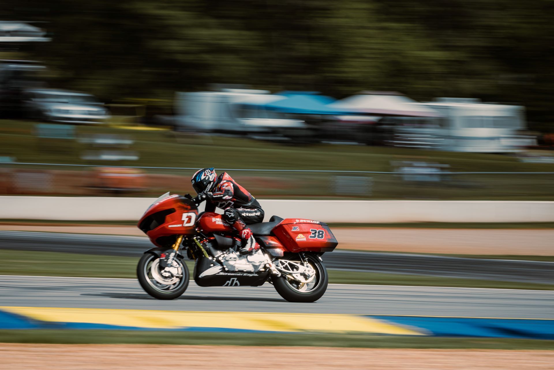 Dunlop official tire supplier of Harley Davidson Bagger World Cup 03