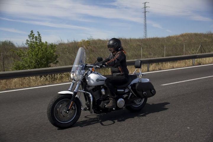 chica en fat bobo blanca