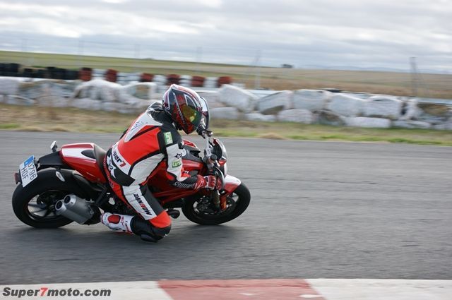Monster1100Evo007