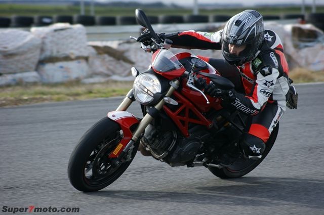 Monster1100Evo021