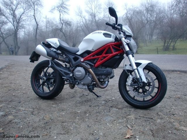 Monster 796 est 01