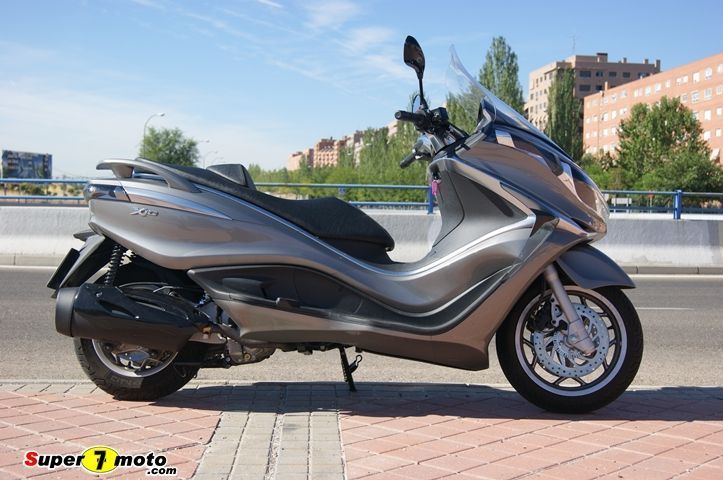 Piaggio X-10 350 750DSC01553